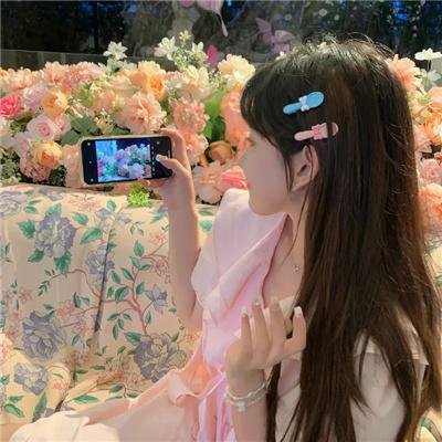 黑影窥窗